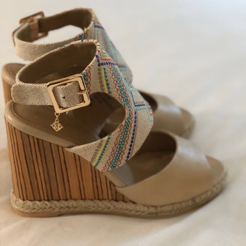 🛍👡 make an offer now!Nanette Lepore size 8